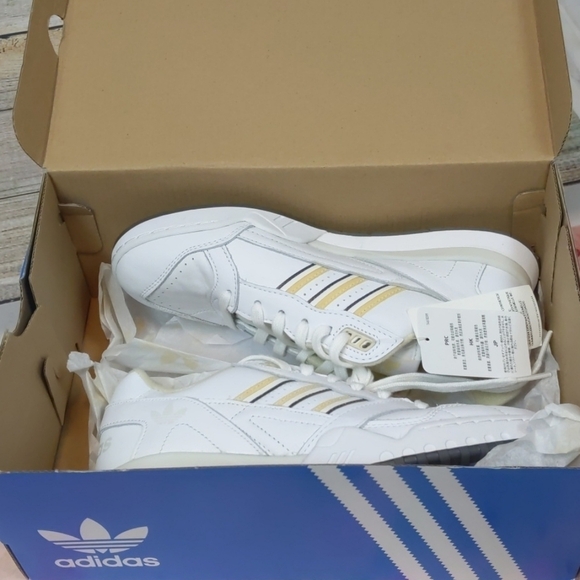ADIDAS Originals A.R. Trainer Shoes 6 White Gold - Picture 1 of 5